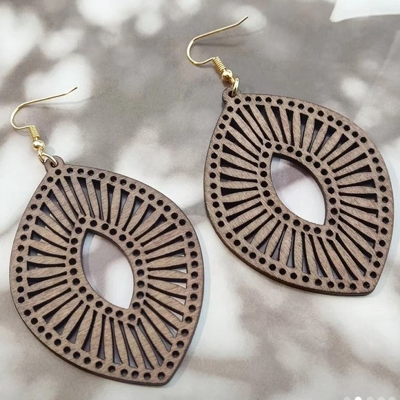 NEW - Bohemian Style Wooden Hollow Earrings Dainty Jewelry - Picture 2 of 5